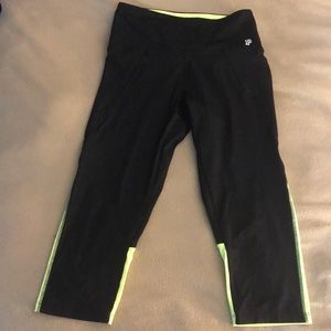 PINK Ultimate Light High Waist Cropped Legging